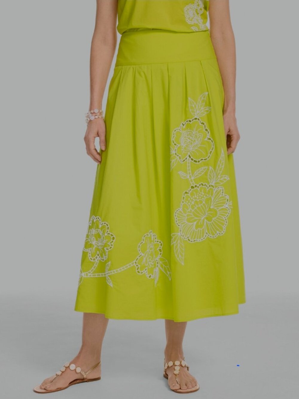 NWT Embroidered Piper Pleated Patio Skirt